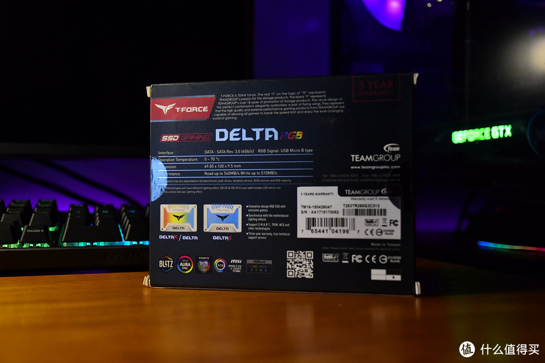 只有CPU不能RGB了！Team 十铨 T-Force Delta RGB 250GB 固态硬盘开箱简测