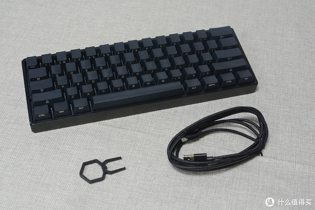 萌系无敌！——IQUNIX F60 机械键盘+ZOMO仿生猫爪金属键帽 套装众测