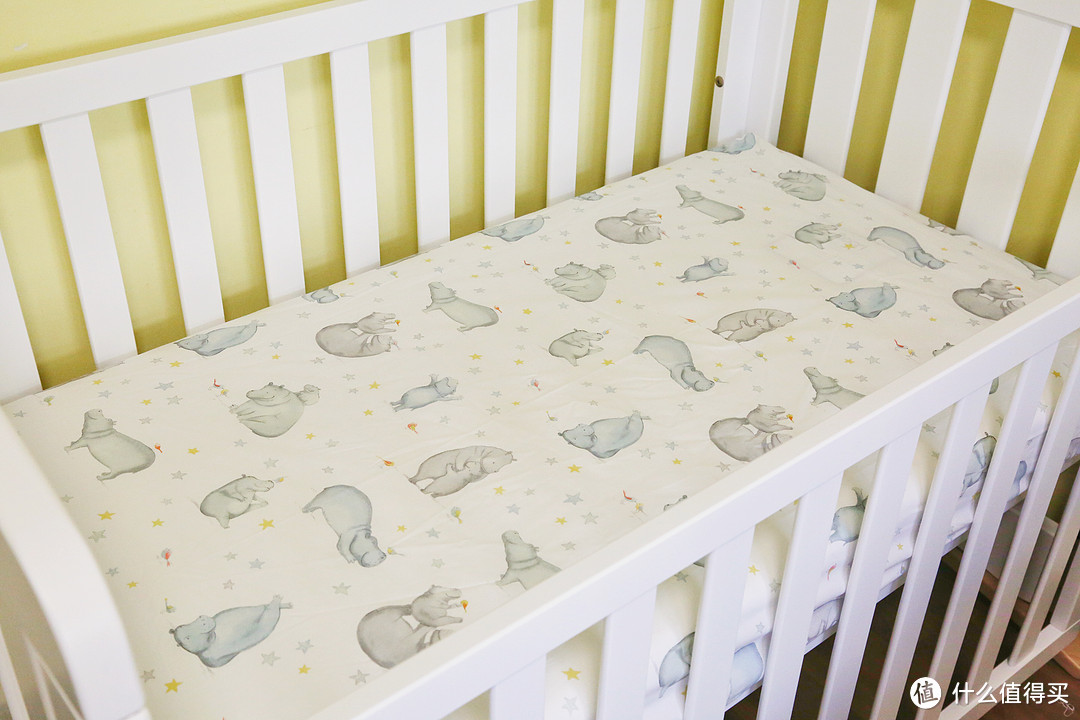 搭配zara的床笠，下一篇可以写写关于宝宝的床品选择。