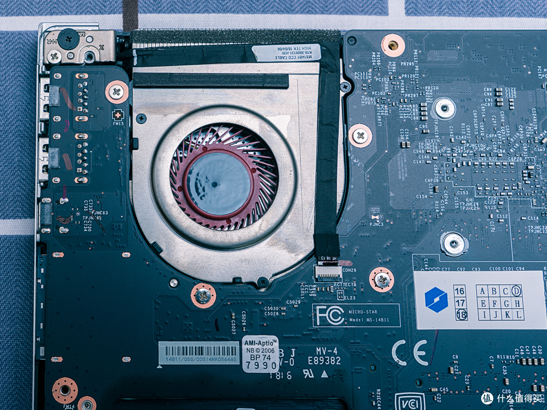 机械革命s1笔记本拆解换无线网卡和固态硬盘全过程附拆机图