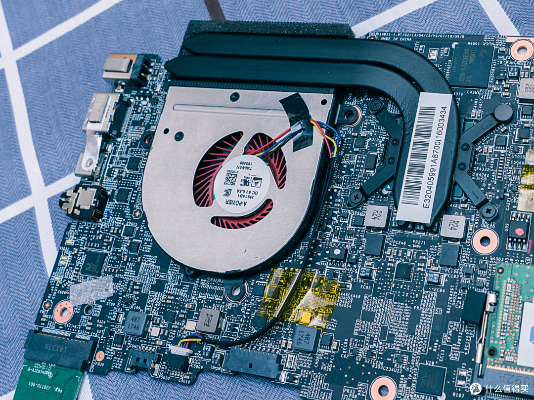 机械革命s1笔记本拆解换无线网卡和固态硬盘全过程附拆机图