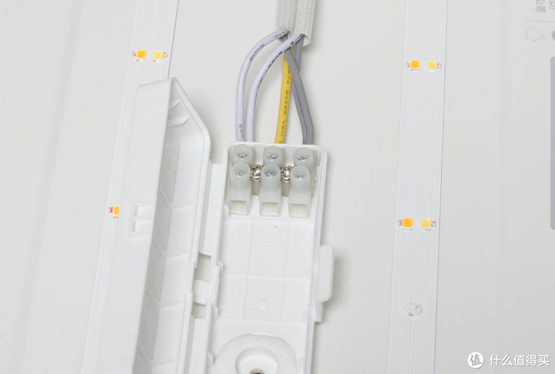 又是一盏亮闪闪还带智能哦：Yeelight 皓石 LED 吸顶灯 Pro