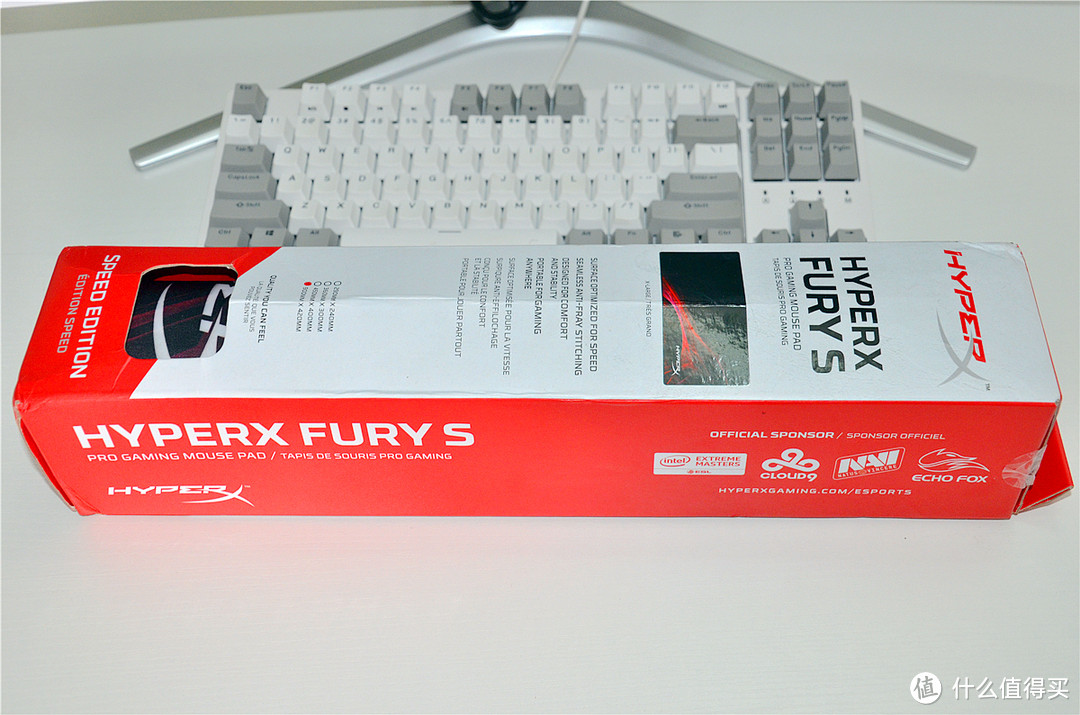 为了打一枪就跑我入了超大鼠标垫—金士顿 HyperX Fury S 电竞鼠标垫体验