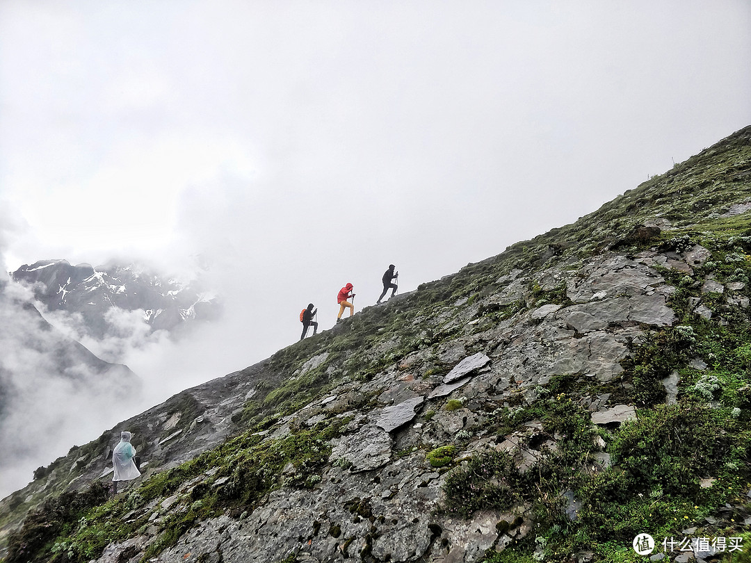 4天登三座雪山，我选择来自法国的专业登山品牌