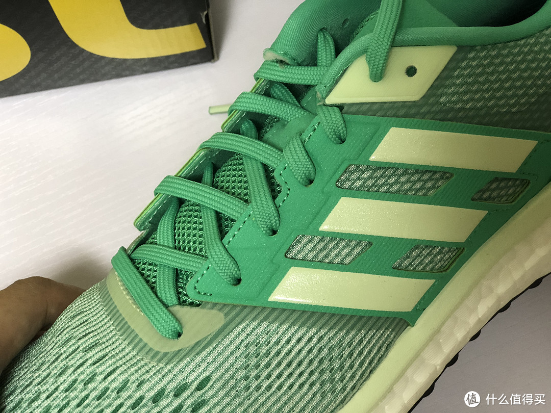 阿迪达斯难得的一双严肃跑鞋——Adidas Supernova 开箱