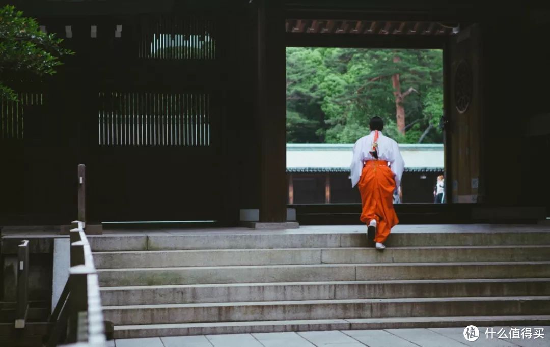 和服体验已经过时啦，去神社当一天的巫女，才是日本最新的时髦玩法~