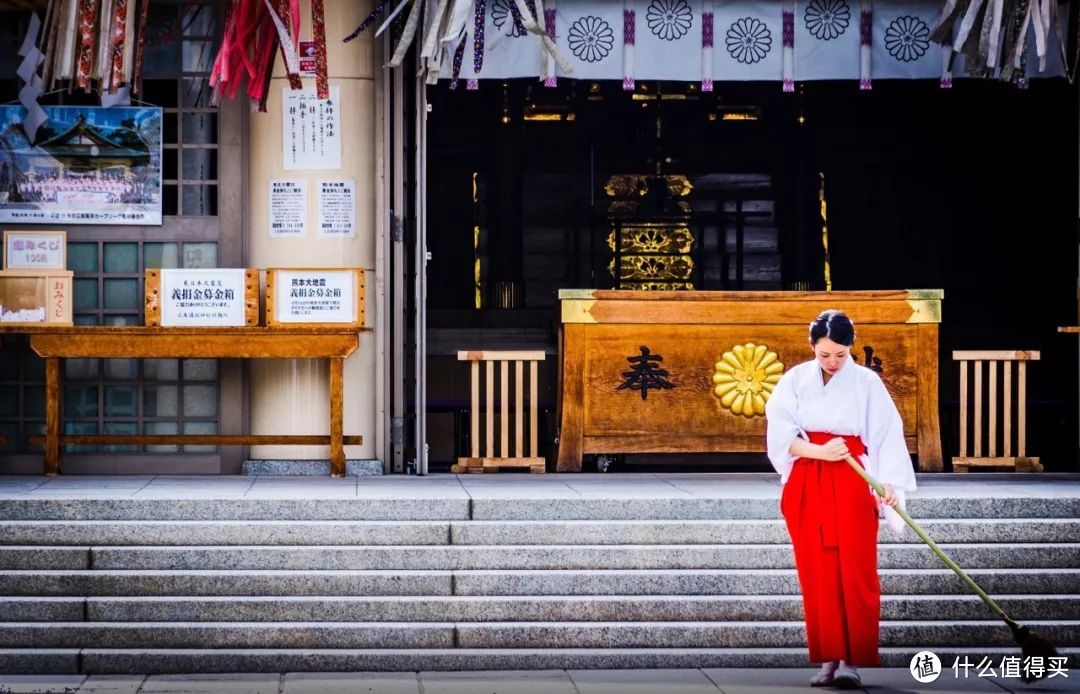 和服体验已经过时啦，去神社当一天的巫女，才是日本最新的时髦玩法~