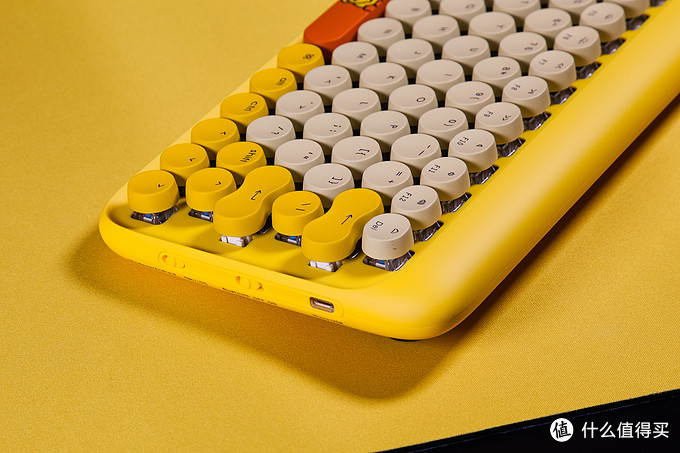 以萌为名-洛菲小黄鸭圆点蓝牙机械键盘开箱·使用·测评