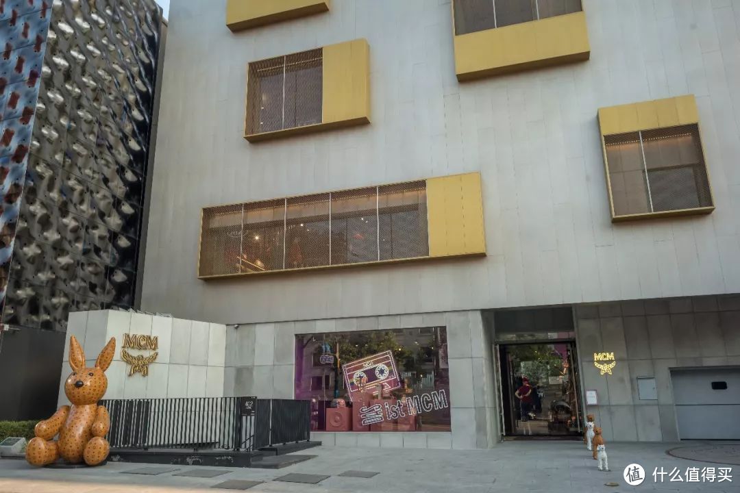 性冷淡的首尔,潮爆了的建筑