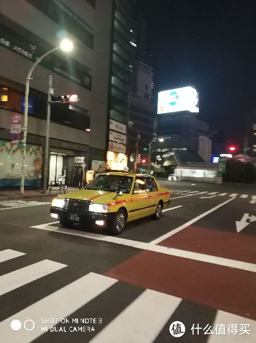 行程之东京银座，复古的出租车，这是尼桑公爵王？复古是复古，但是出租车价格绝对是超现代，总之坐不起就对了。