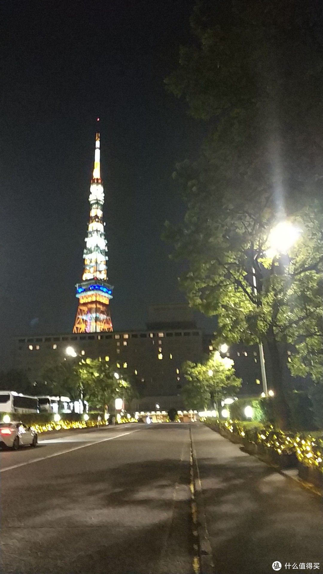 逛了一天，终于回到酒店了，又见东京塔。