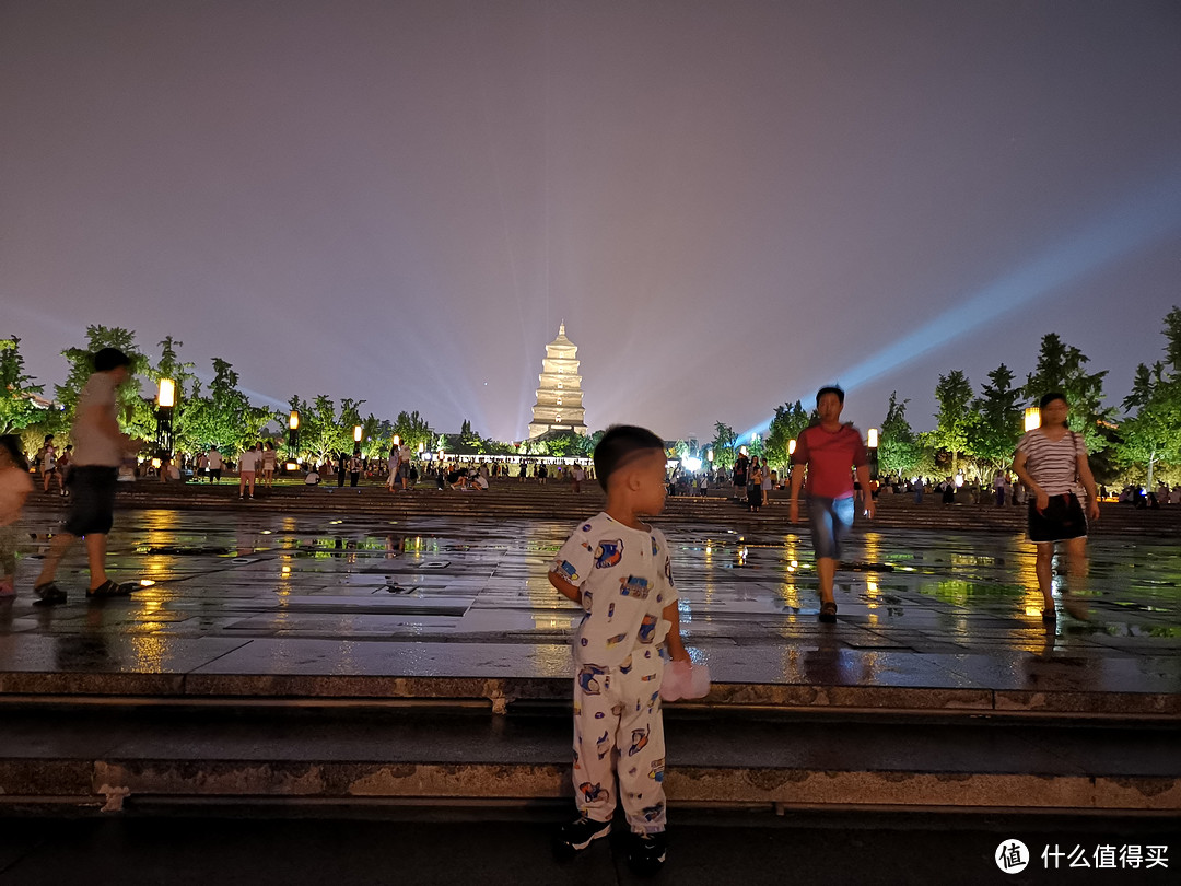 上怼天下怼地中间怼空气—华为P20 Pro拍照测评（大量夜景）