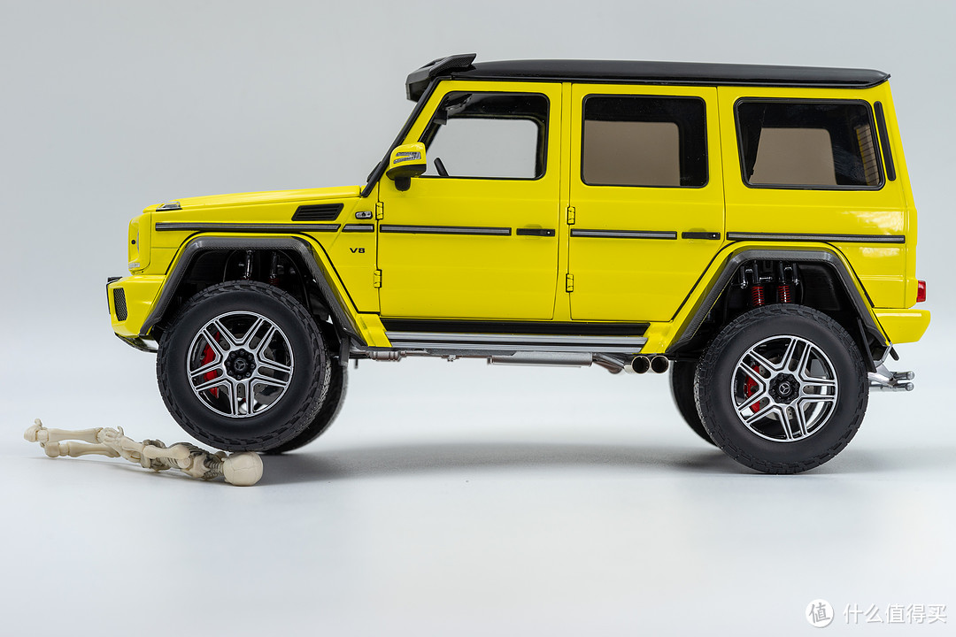 合金和塑料的一次正面较量—Almost Real 奔驰 AMG 4X4²＆AA奔驰G63 6X6