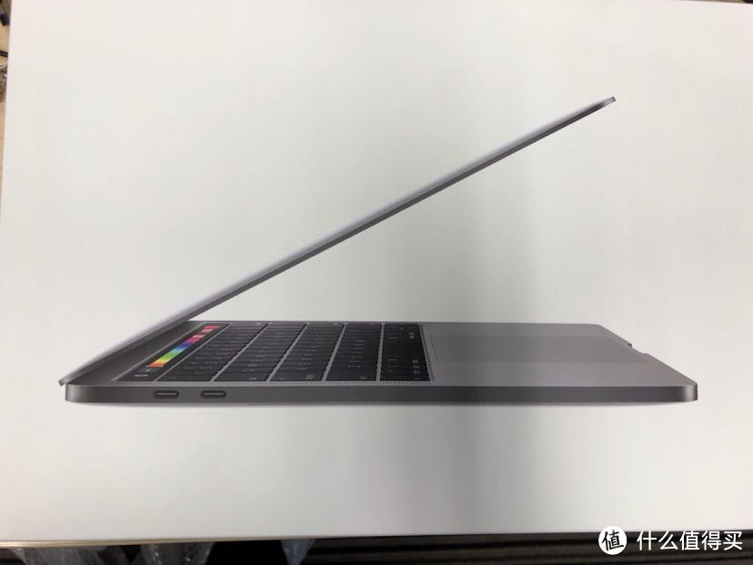 开箱首发： 2018款Macbook Pro 13.3英寸 笔记本电脑