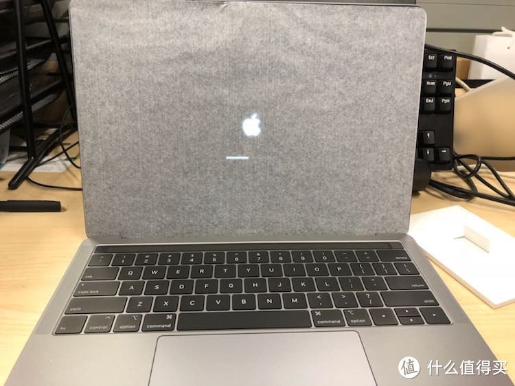 开箱首发： 2018款Macbook Pro 13.3英寸 笔记本电脑