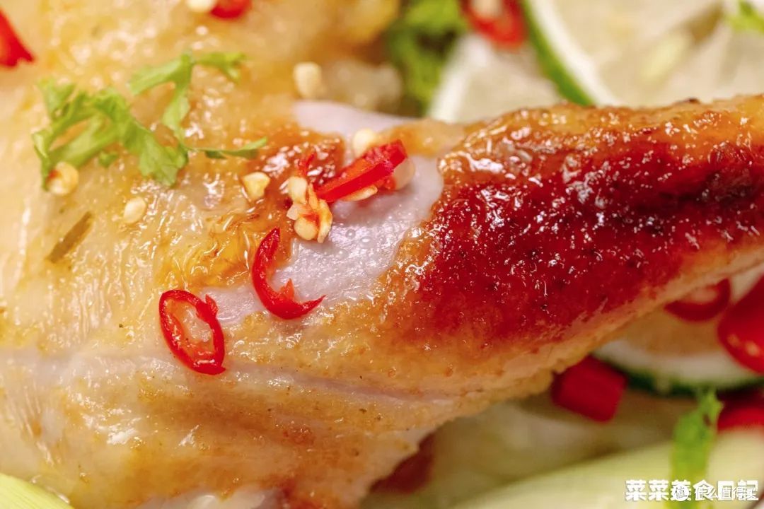 将鸡肉腌一下扔进烤箱,简单又省心,好吃到跺脚!