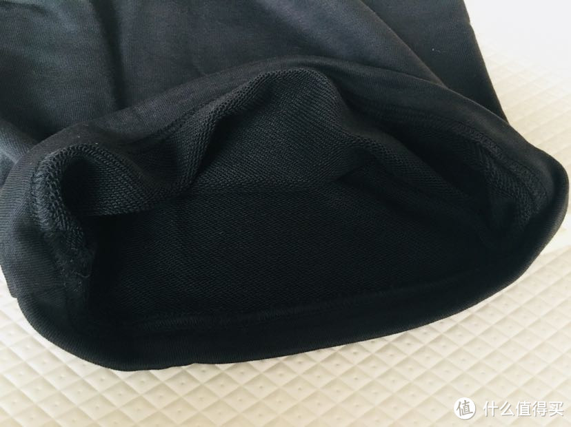 就是这么醒目—Adidas 阿迪达斯 CF9562 男子短裤晒单