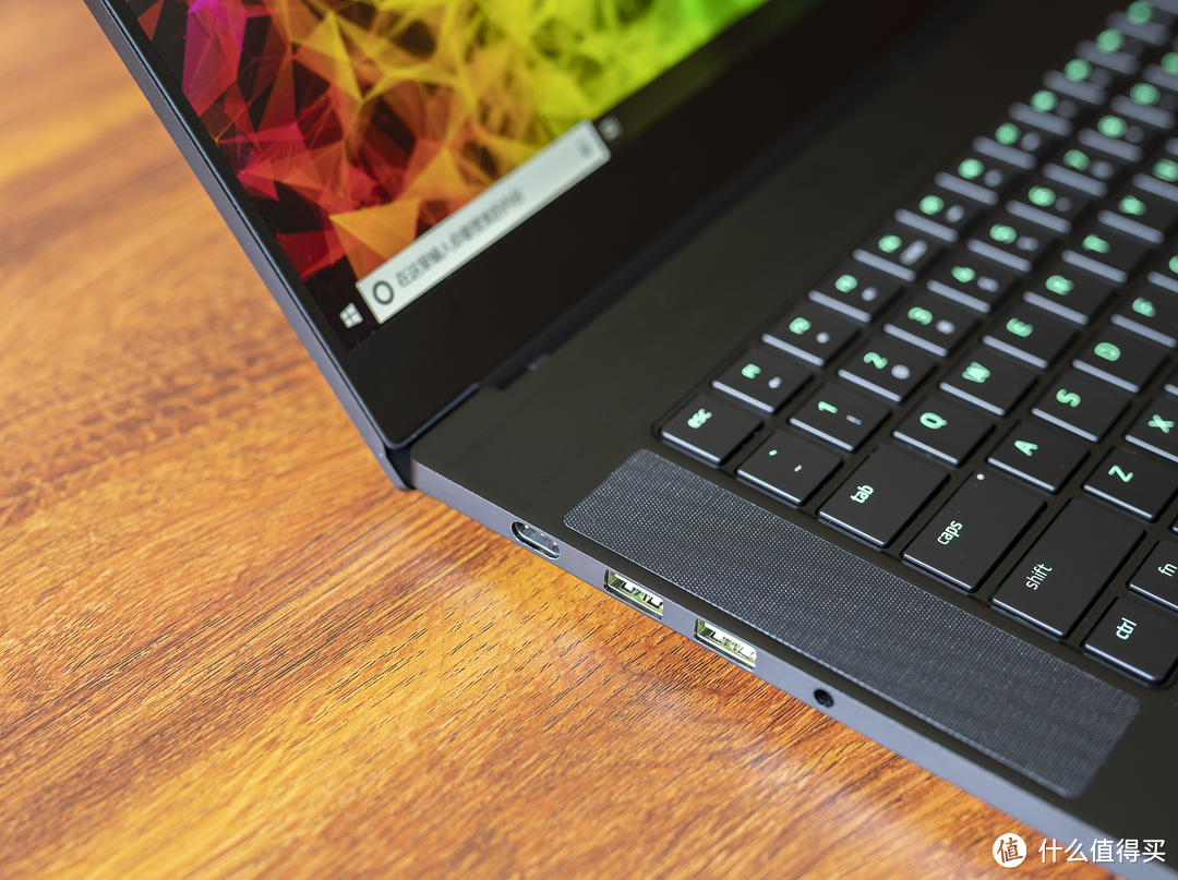 2万的高端笔记本该长什么样？RAZER 雷蛇 Blade 15 2018新款评测