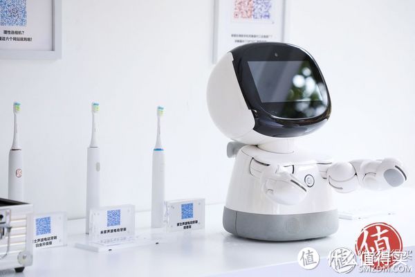 孩子益智成长的好伴侣——Danny Robot 小丹机器人