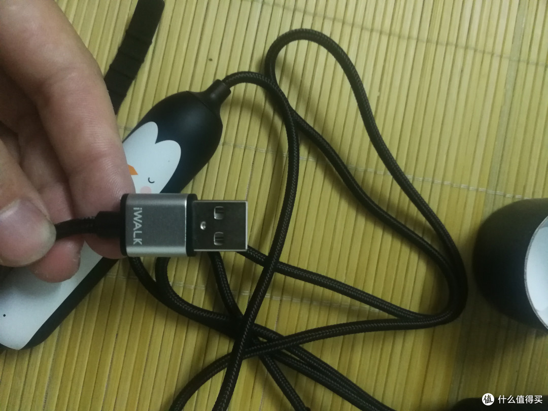 颜值大于一切—IWALK Crazy cable小魔兽三合一移动电源充电线简评快测