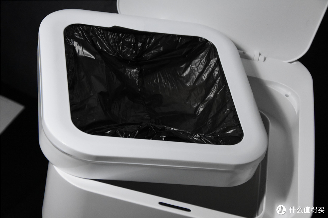 小米首款智能垃圾桶，自动封口，感应开盖，是否值得购买？