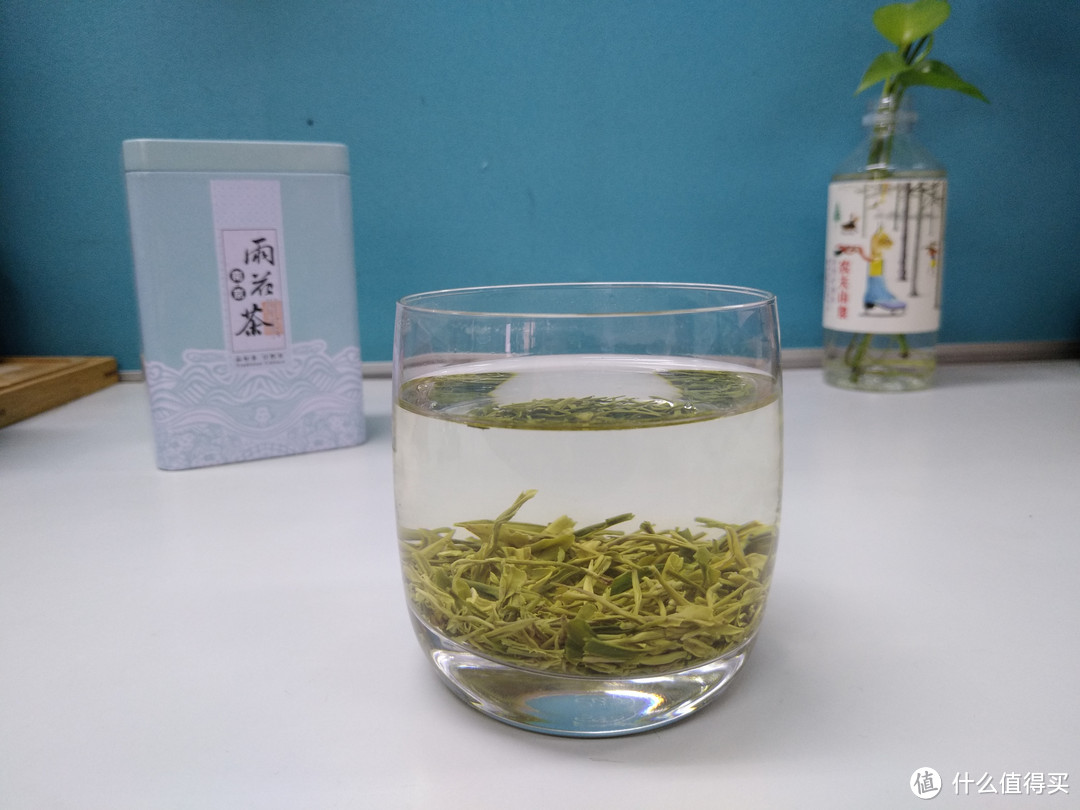 办公室日常茶饮：川宁红茶、虎标苦荞茶&南京雨花茶