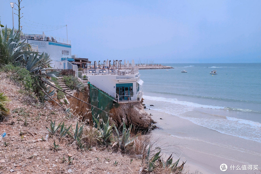 画风清奇的西班牙海滨小镇Sitges，选择清新还是重口？