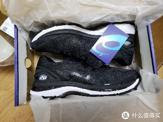 买新不买旧？买ASICS 亚瑟士 Nimbus19 跑鞋真的不如买20吗？