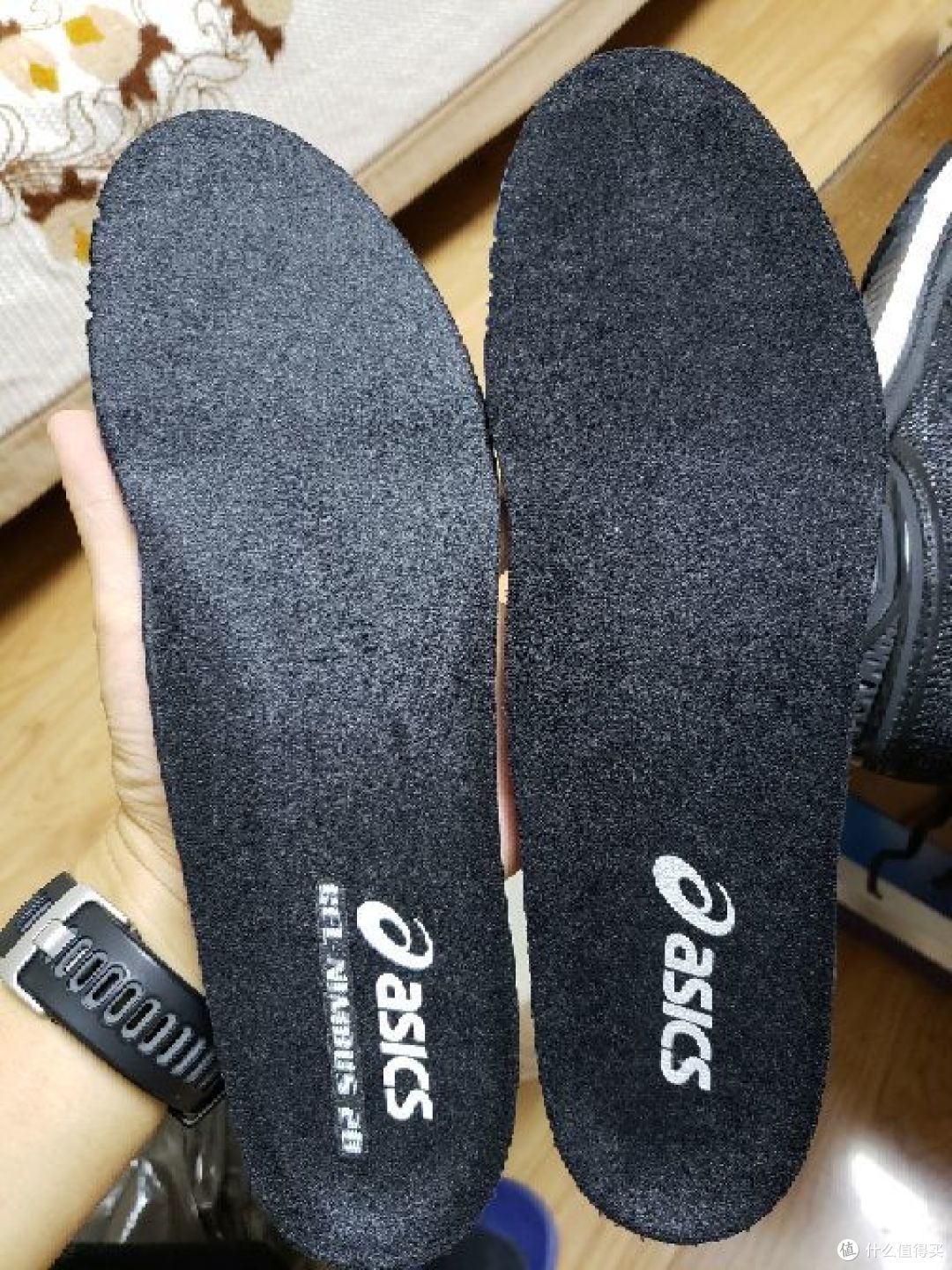 买新不买旧?买ASICS 亚瑟士 Nimbus19 跑鞋真的不如买20吗?