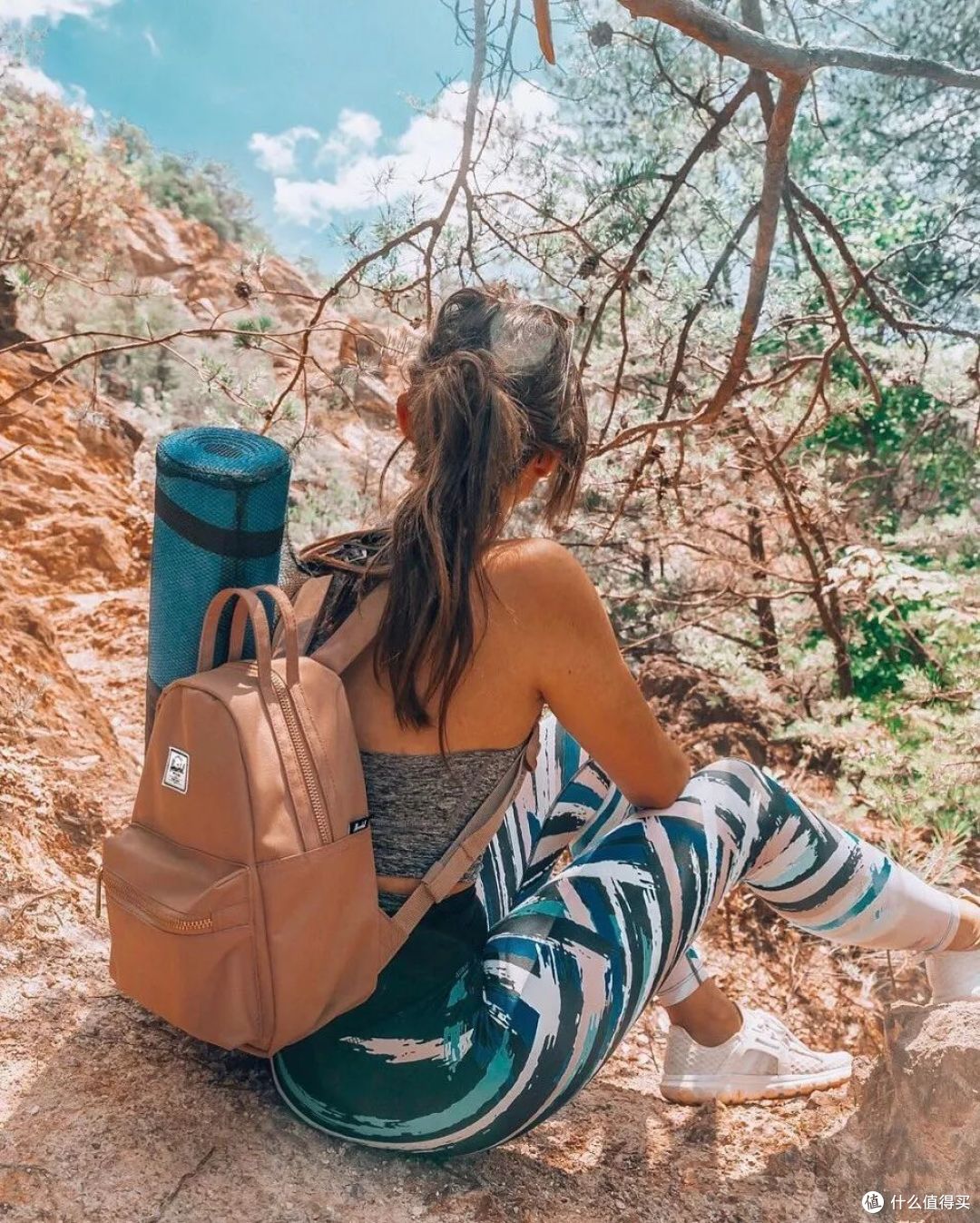 要装东西,要时髦,还要实用—旅行达人们,都用什么包包?