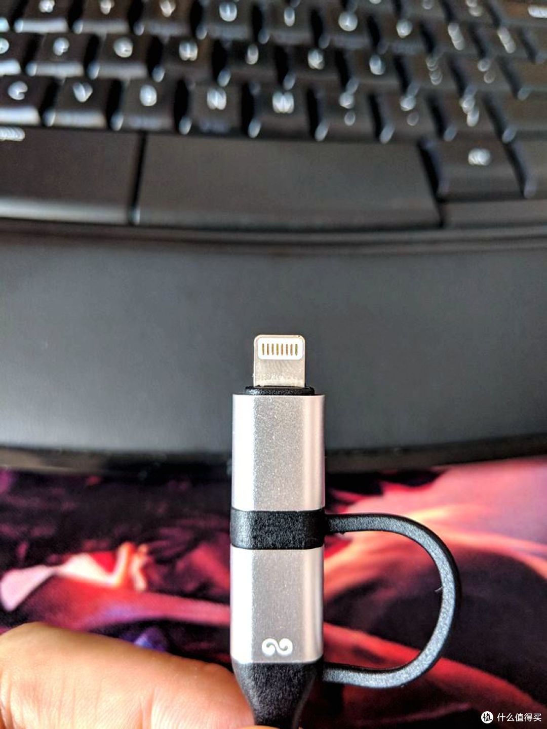 不只会卖萌的萌物,临危救命的 iWALK Crazy cable 小魔兽三合一移动电源充电线