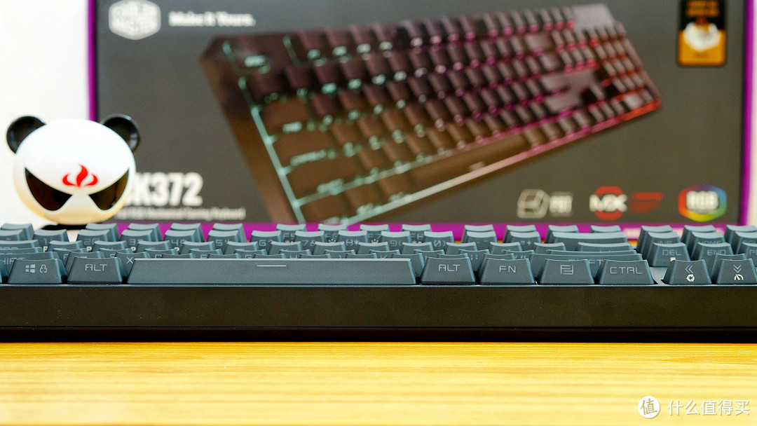 出厂自带PBT双色侧刻键帽的RGB键盘——酷冷至尊(CoolerMaster) CK372 RGB 茶轴 机械键盘