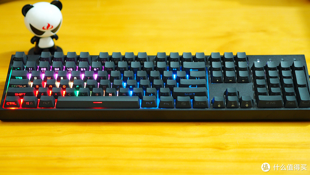 出厂自带PBT双色侧刻键帽的RGB键盘——酷冷至尊(CoolerMaster) CK372 RGB 茶轴 机械键盘