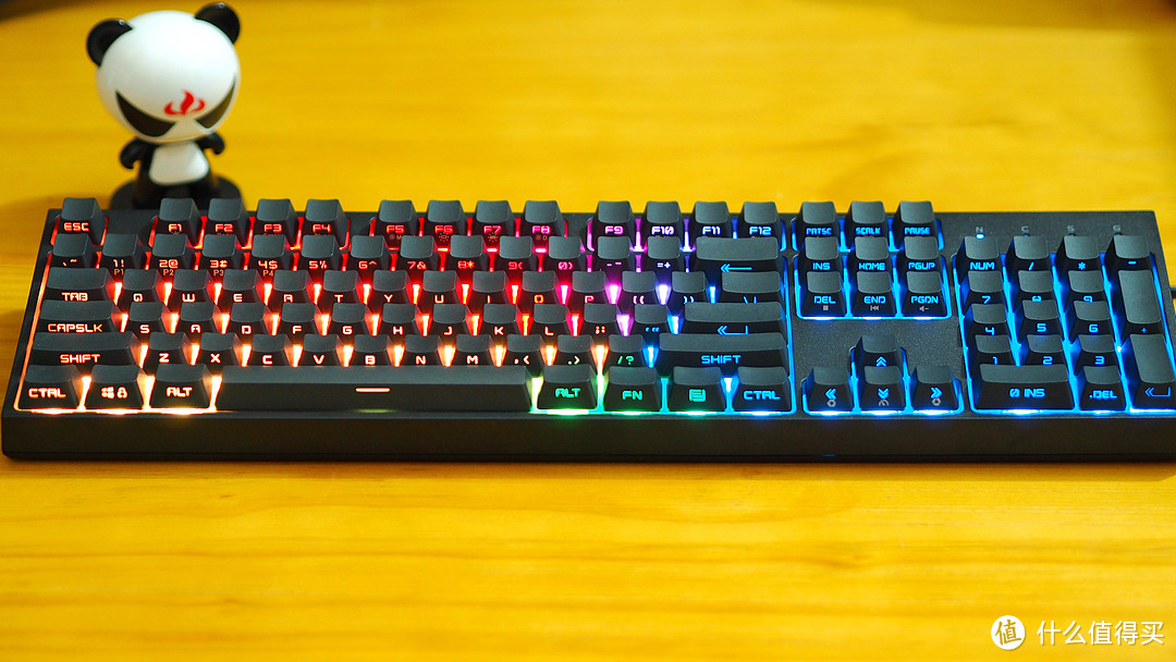 出厂自带PBT双色侧刻键帽的RGB键盘——酷冷至尊(CoolerMaster) CK372 RGB 茶轴 机械键盘