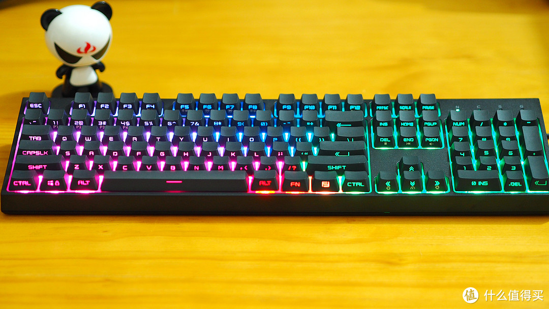 出厂自带PBT双色侧刻键帽的RGB键盘——酷冷至尊(CoolerMaster) CK372 RGB 茶轴 机械键盘