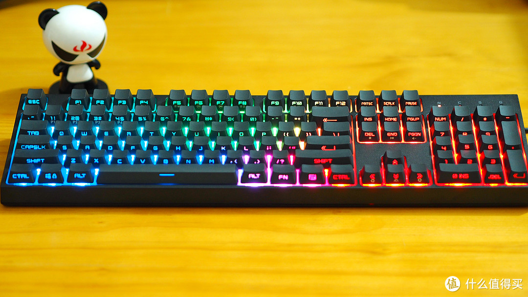 出厂自带PBT双色侧刻键帽的RGB键盘——酷冷至尊(CoolerMaster) CK372 RGB 茶轴 机械键盘