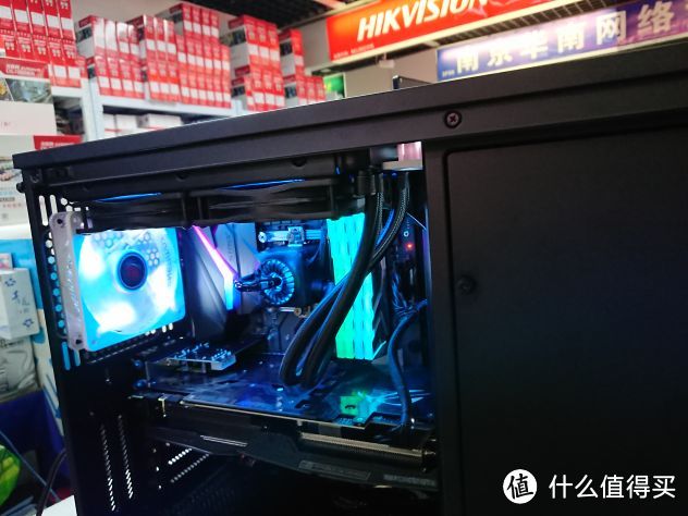 来至瑞典的小众品牌—Fractal Design 机箱的升级及简单的开箱装机（多图）