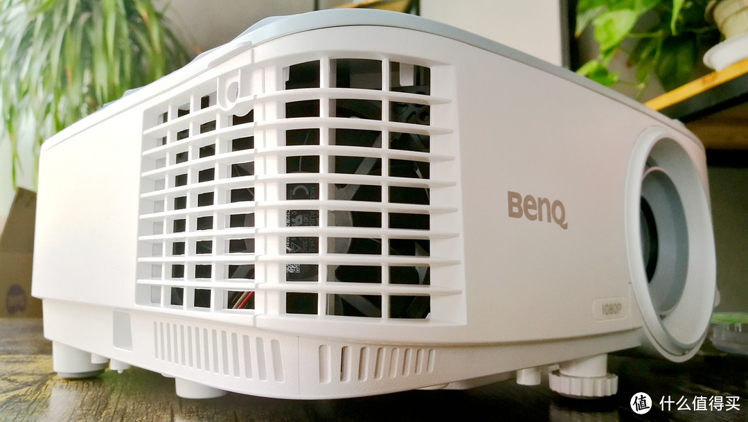 家用投影好选择—BenQ 明基 i705 家用智能投影仪开箱