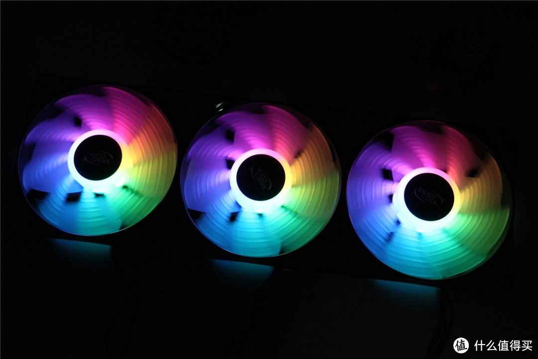 DEEPCOOL 九州风神 魔影CF120 RGB风扇套装 ：轻松开启RGB灯光之旅！