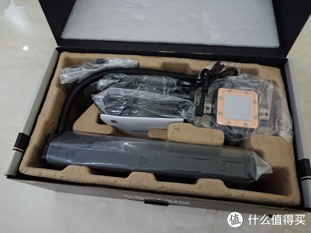 来至瑞典的小众品牌—Fractal Design 机箱的升级及简单的开箱装机（多图）