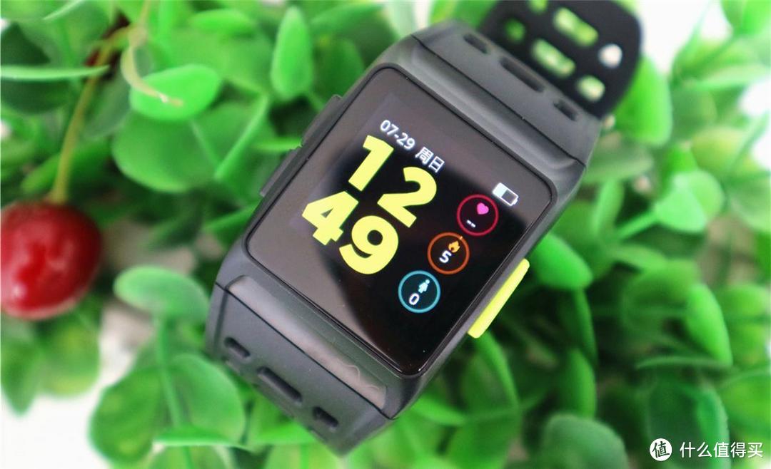 50米防水+GPS定位测距的埃微P1手表，价格却不足400元！