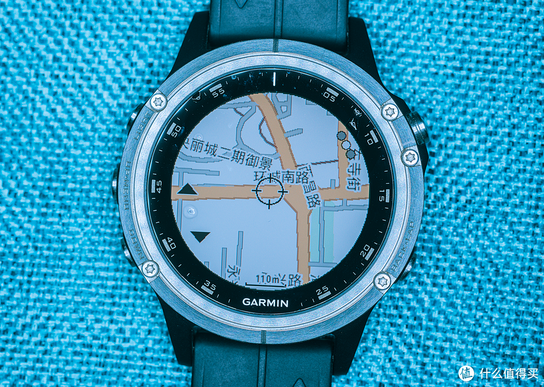 黝黑粗犷帅气逼人！我的健身私教还可以随时守护我！因为他是Garmin Fenix 5 plus