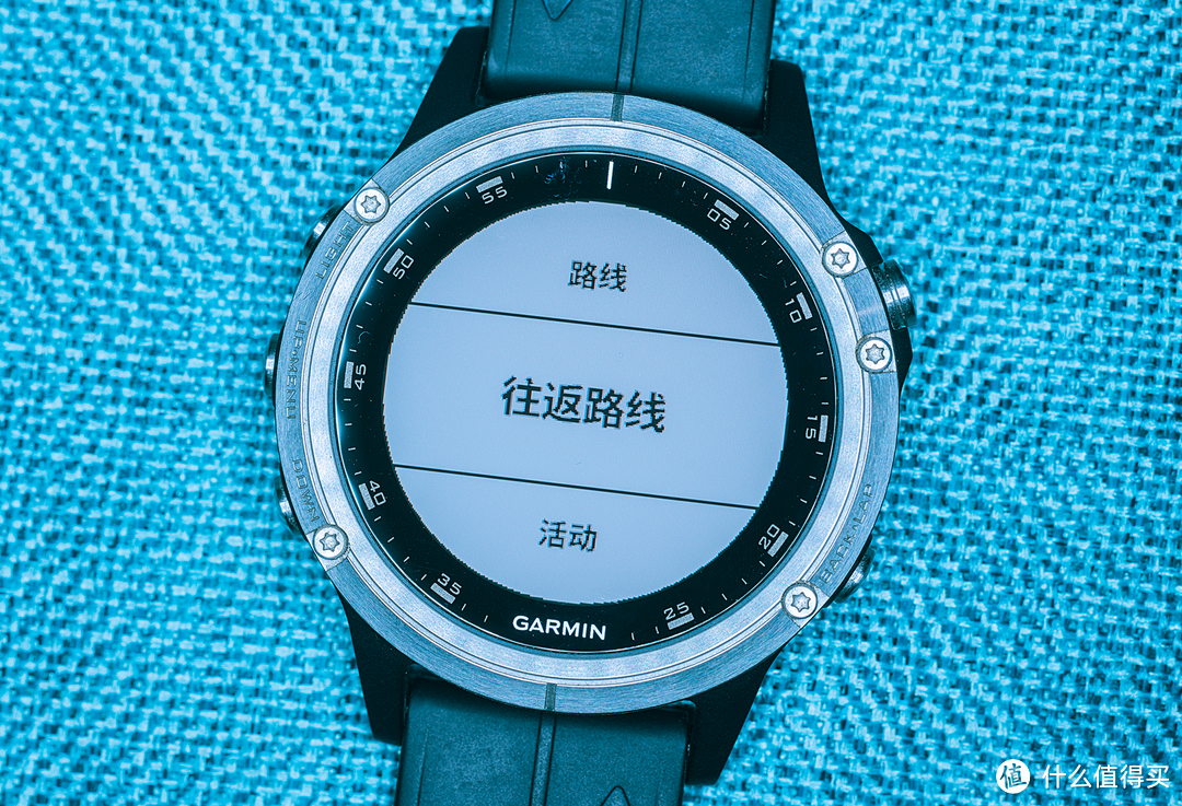 黝黑粗犷帅气逼人！我的健身私教还可以随时守护我！因为他是Garmin Fenix 5 plus