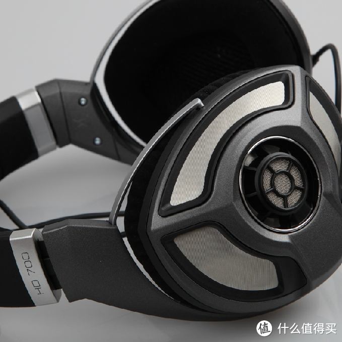 HD700