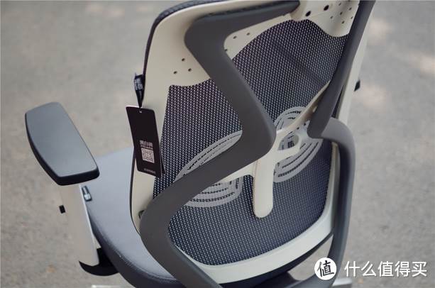 黑白调双腰托电脑椅：清凉护腰，夏天少不了它！