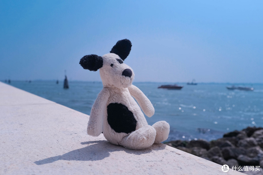坐在码头边吹一吹海风，迎接一下地中海的阳光洗礼。