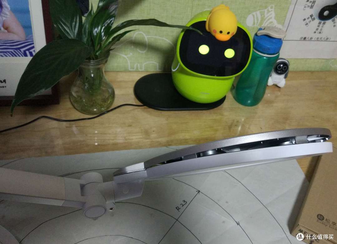 分量十足的熊孩子护眼学习装备--孩视宝 VL229 自然光 台灯