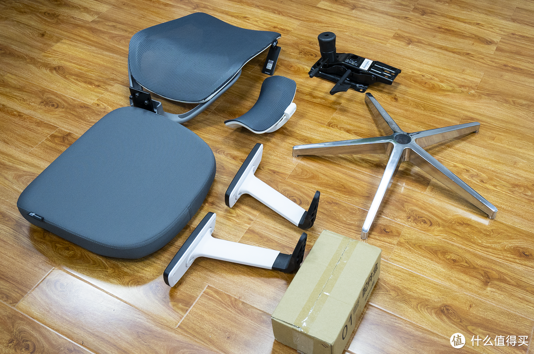 黑白调HDNY140人体工学座椅：除了外观朴素了点，舒适度还不错