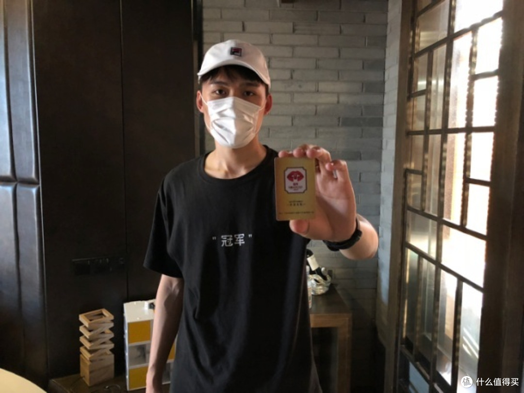 这么脏的情侣酒店,看完你七夕还敢去么?