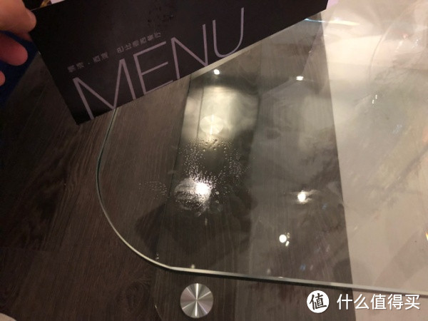 这么脏的情侣酒店,看完你七夕还敢去么?